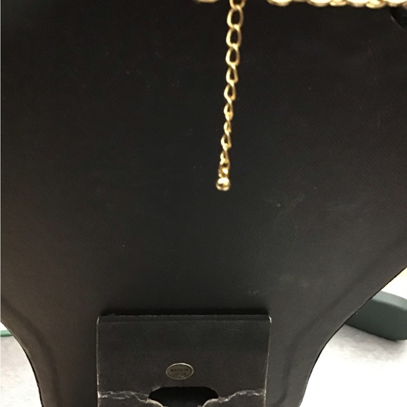 NWOT Beautiful Gold Color Necklace Approximate Length 9” - Picture 5 of 6